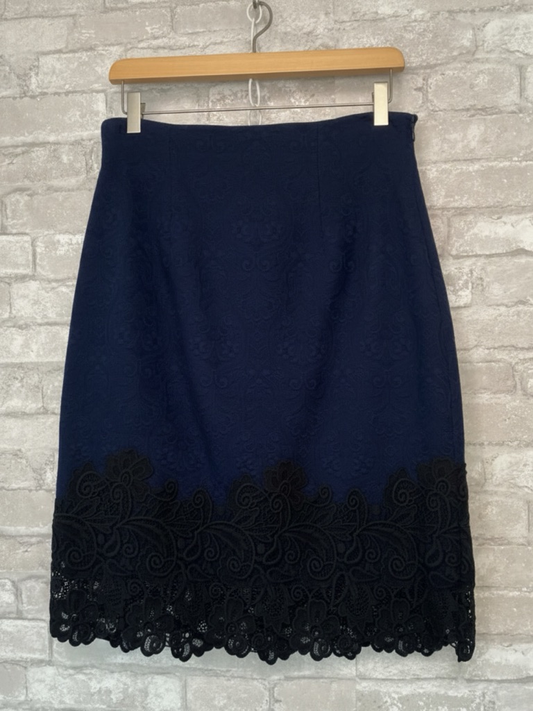 Rebecca Taylor Luxury Navy Matelass Skirt With Black Lace Overlay Hem Size: 4